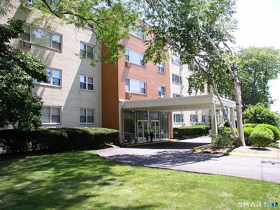 2nd image of 292 Pequot Avenue #4E