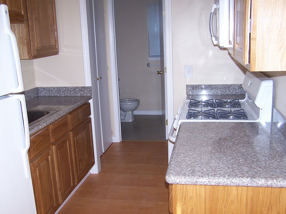 2nd image of 1749 Higgins Ave APT 1