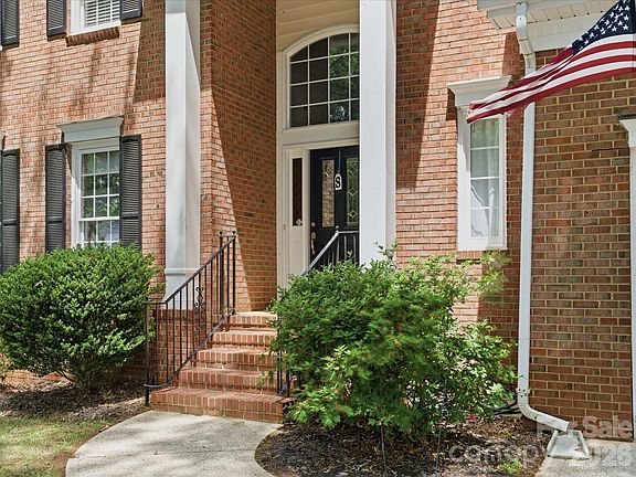 2nd image of 1101 Baldwin Ln