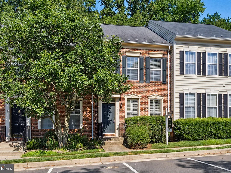 1319 Vintage Pl — Photo 1