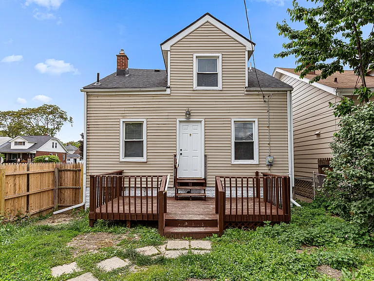 1473 Empire Ave — Photo 14