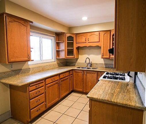 3rd image of 12816 Barranca Ln