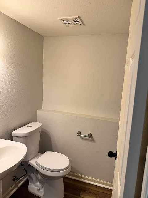3 bed, 2.5 bath, 1493 sqft, $2,300 — Photo 3