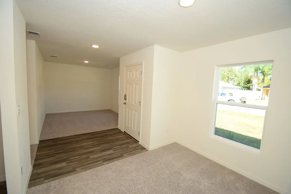 93 Panorama Dr — Photo 2