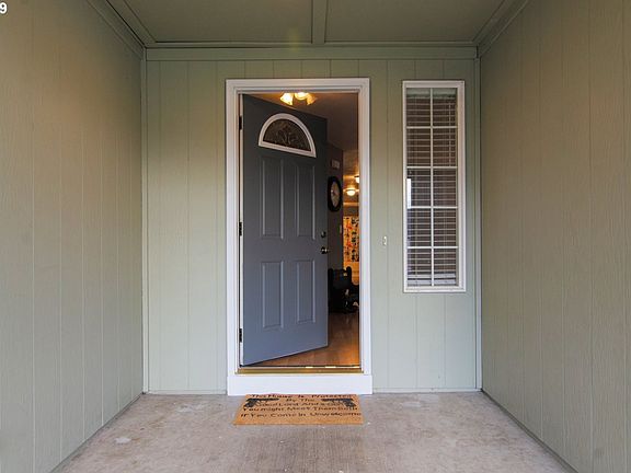 4th image of 8805 NE 136th Ave