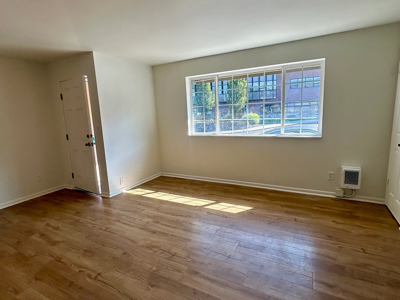 1 bed, 600 sqft, $1,050 — Photo 3