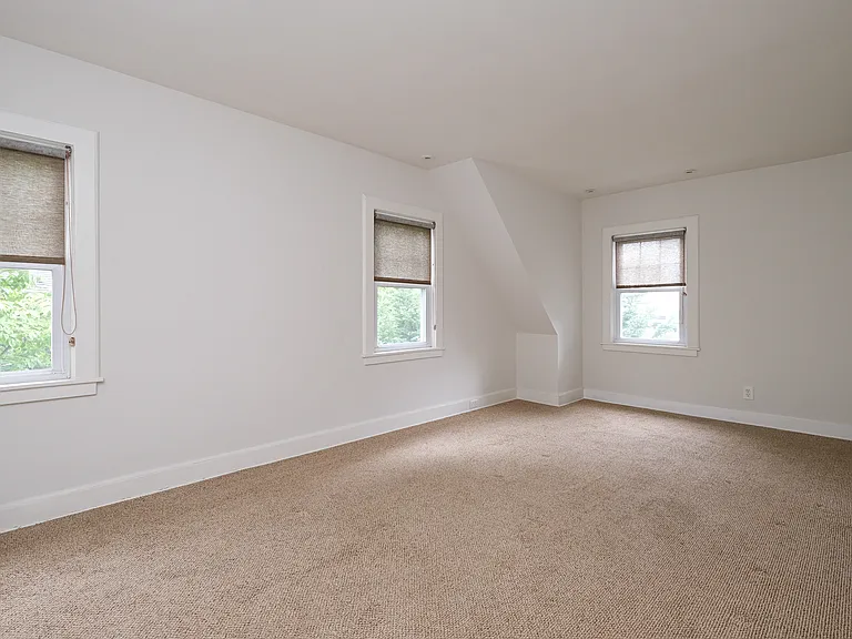 94 Kensington Rd — Photo 13