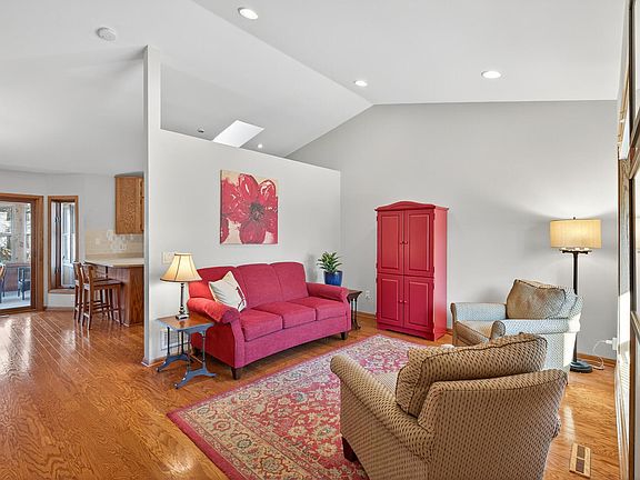 4th image of 17151 Hannibal Ct