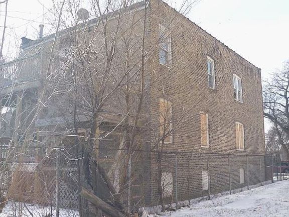 3rd image of 715 N Avers Ave
