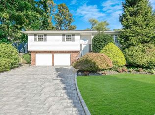 27 Little East Neck Rd S, Babylon, NY 11702