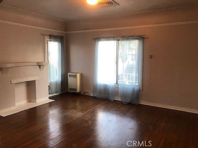 1st image of 115 E 12th St APT 4