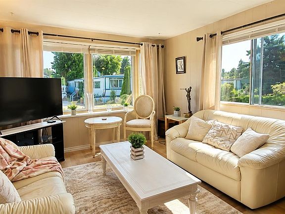 4th image of 2625 Mansfield Dr #6
