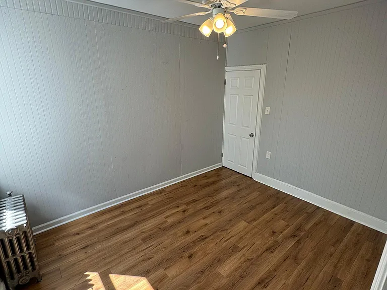 430 E Auburn St — Photo 12