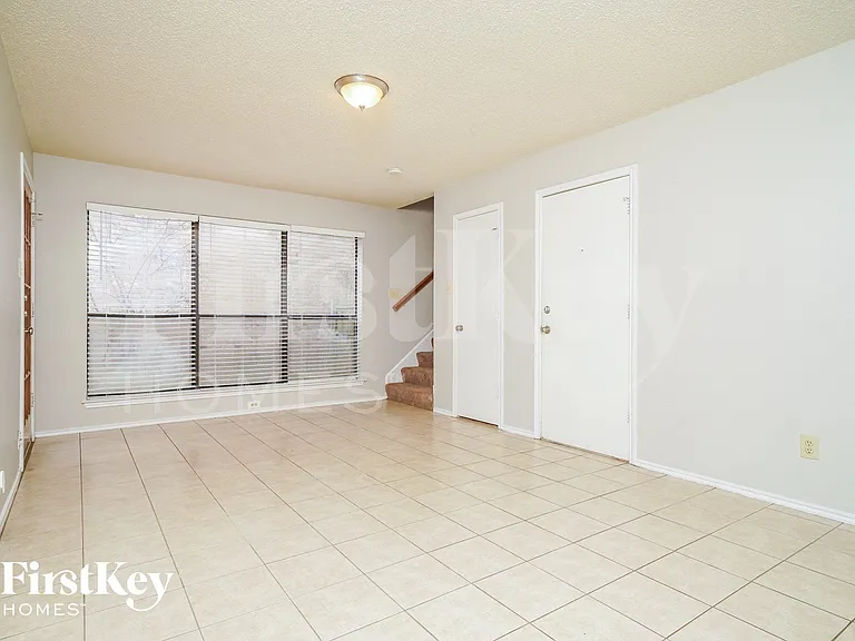 1323 Jasmine Dr — Photo 7