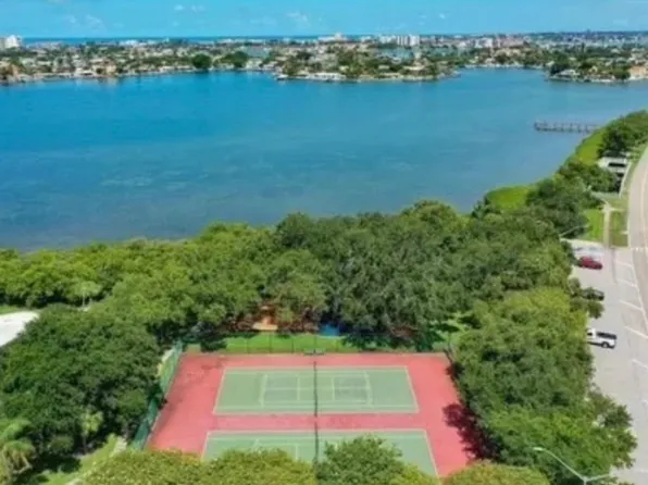 1195 Rue Des Chateaux, Saint Petersburg, FL 33707