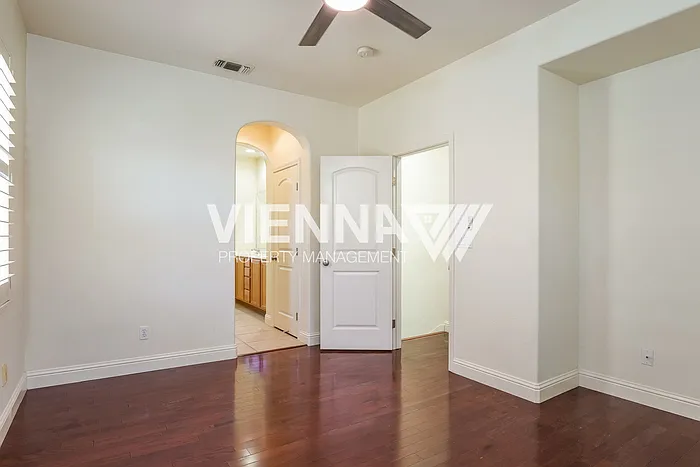 48 Villa Gardens Ct — Photo 15