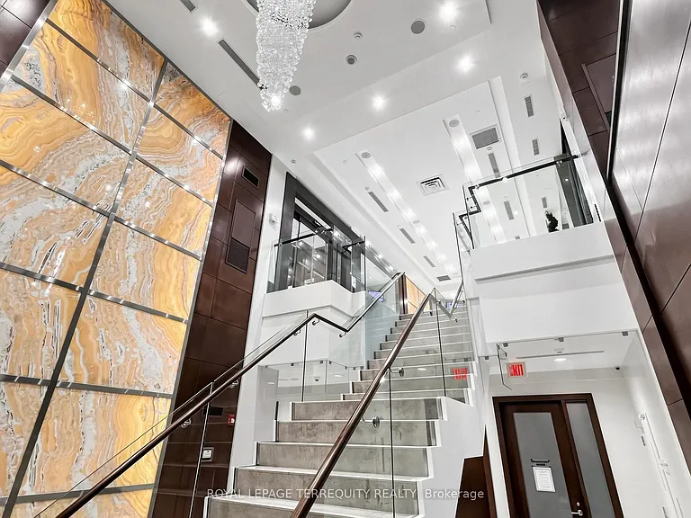 310 Burnhamthorpe Rd W #2810 — Photo 9