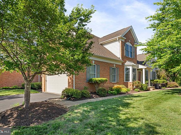 3rd image of 5705 Wheelwright Way