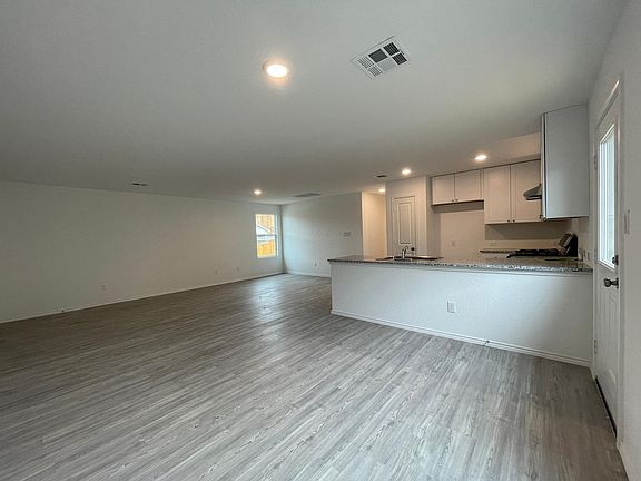 3rd image of 4111 Southton Way