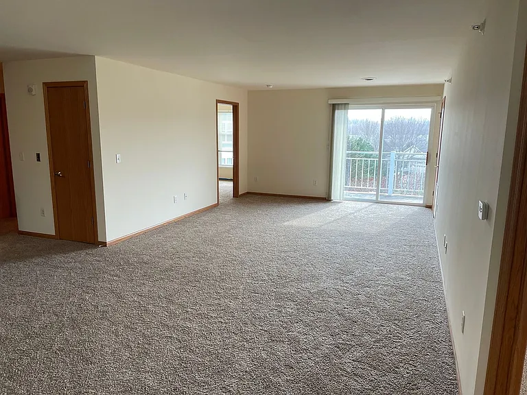 Door Creek Apartments — Photo 11