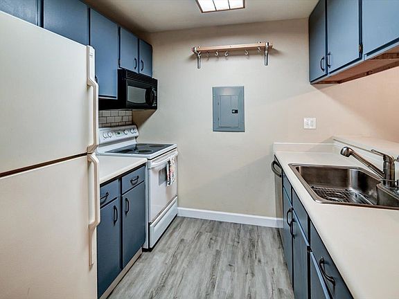 4th image of 5325 Brody Dr Unit 204