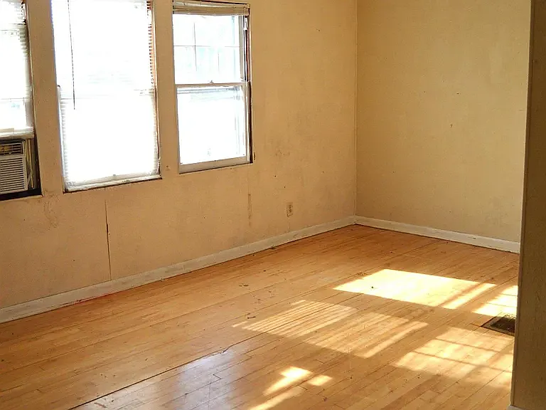 525 Owen St — Photo 11