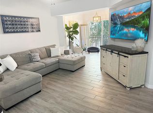2457 Centergate Dr APT 306, Miramar, FL 33025