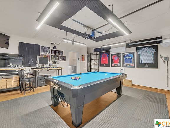 4th image of 2391 Washington Dr