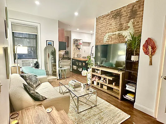 Rented by Corcoran | media 2