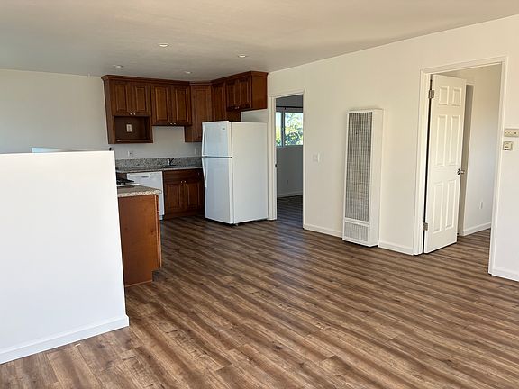 2nd image of 2262 Seaside St