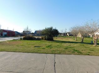 113 E 27th Pl, Larose, LA 70373