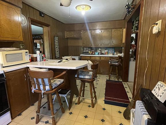 3rd image of 1878 McDade Farm Rd