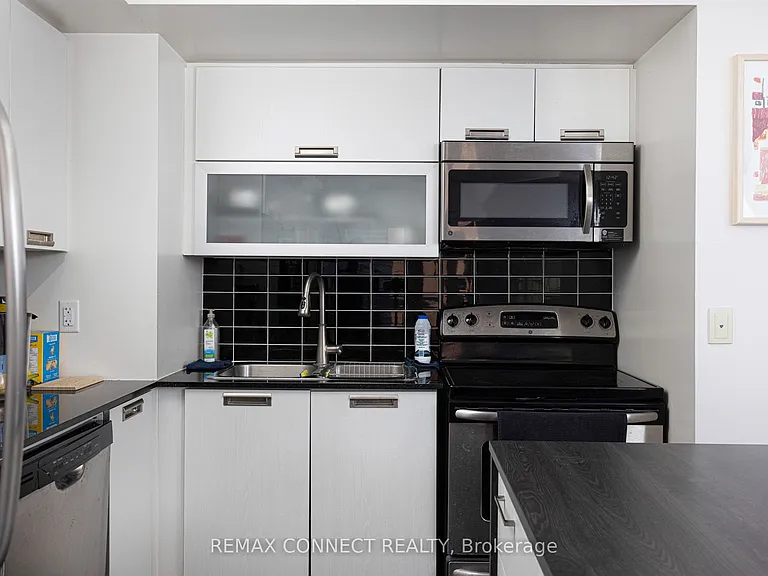 28 Ted Rogers Way #1012 — Photo 13