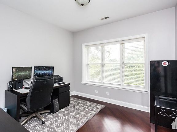 4th image of 4654 N Saint Louis Ave APT 3G