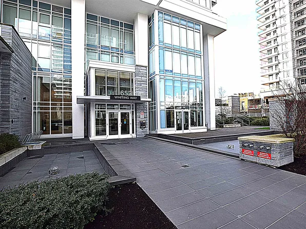 652 Whiting Way #605, Coquitlam, BC V3J 0K3