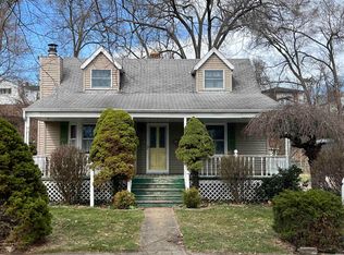 1213 Academy Pl, South Bend, IN 46616