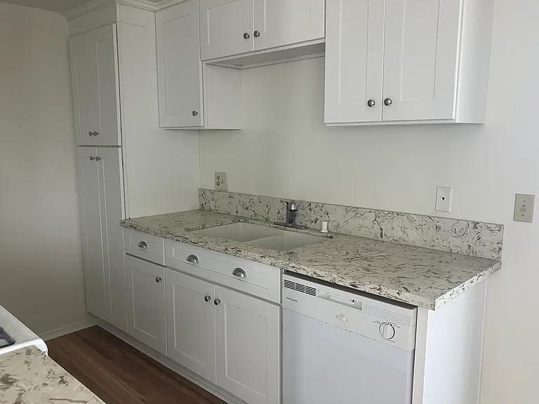 1749 Butler Ave #1 — Photo 7