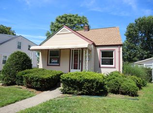244 Charlevoix St, Clawson, MI 48017