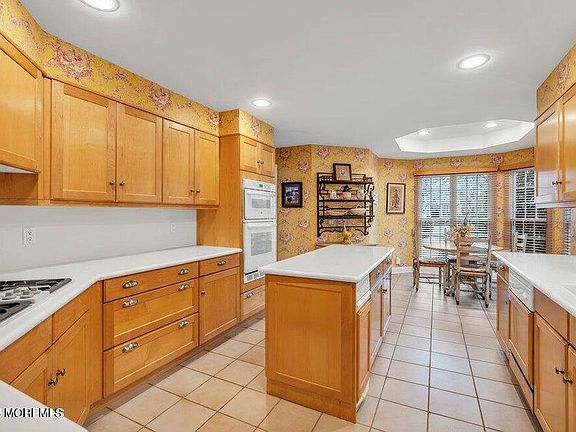 5th image of 132 Silvermist Court