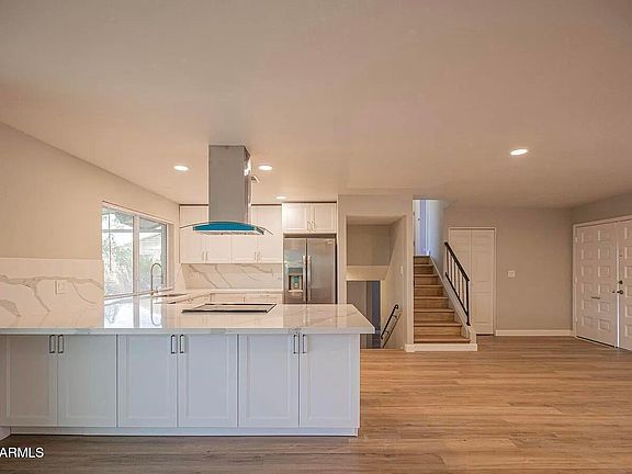 3rd image of 1646 E Hermosa Dr