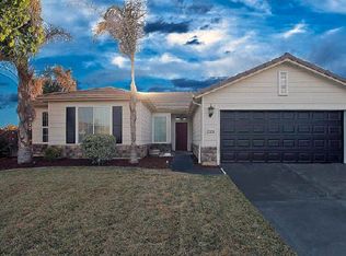 1170 W Encore Dr, Hanford, CA 93230