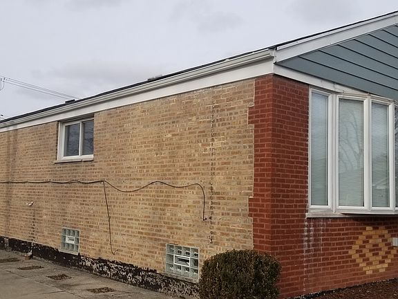 2nd image of 4558 S La Crosse Ave