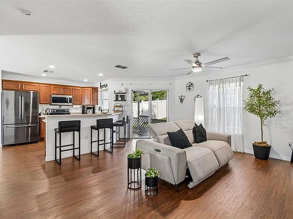 3rd image of 222 Carpenters Way APT 65