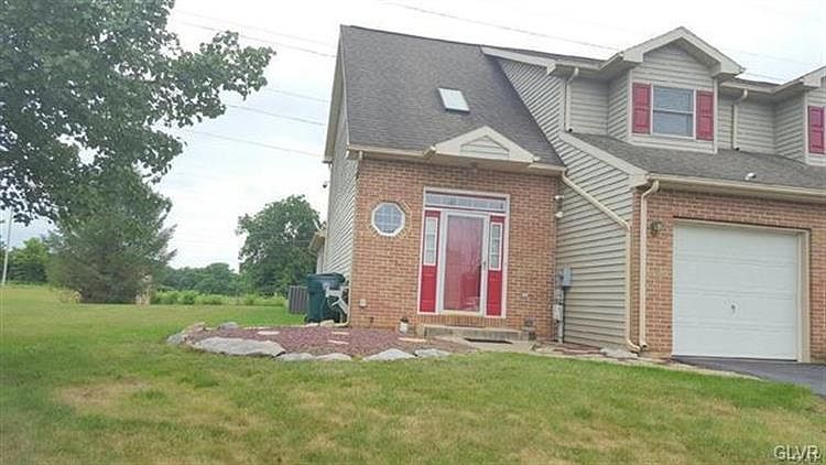1st image of 1388 Howard Ln