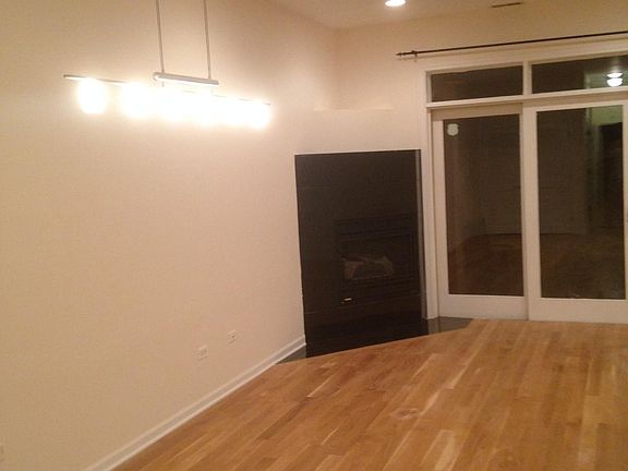 2nd image of 1629 N Oakley Ave #O1