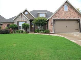 4316 Woodview Dr, Rogers, AR 72758