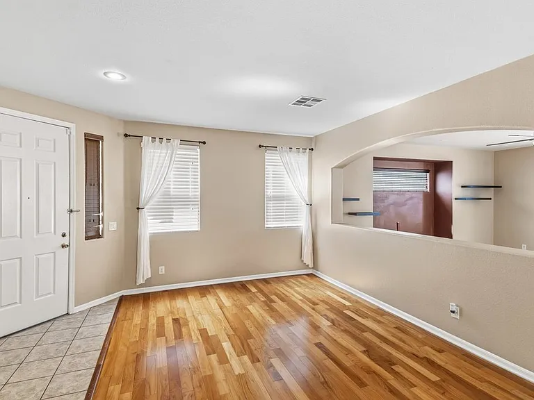 527 Newberry Springs Dr — Photo 9
