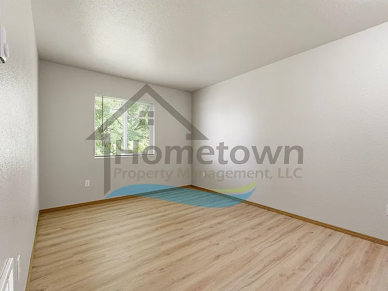 703 N Compton St — Photo 16