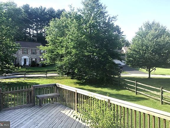 3rd image of 143 Shrewsbury Dr