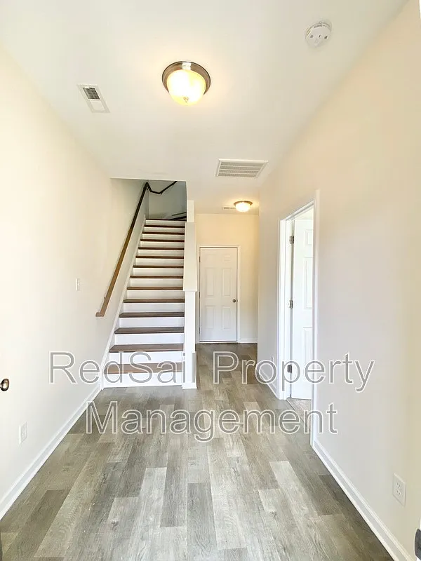 3 bed, 3.5 bath, 1750 sqft, $2,395 — Photo 2